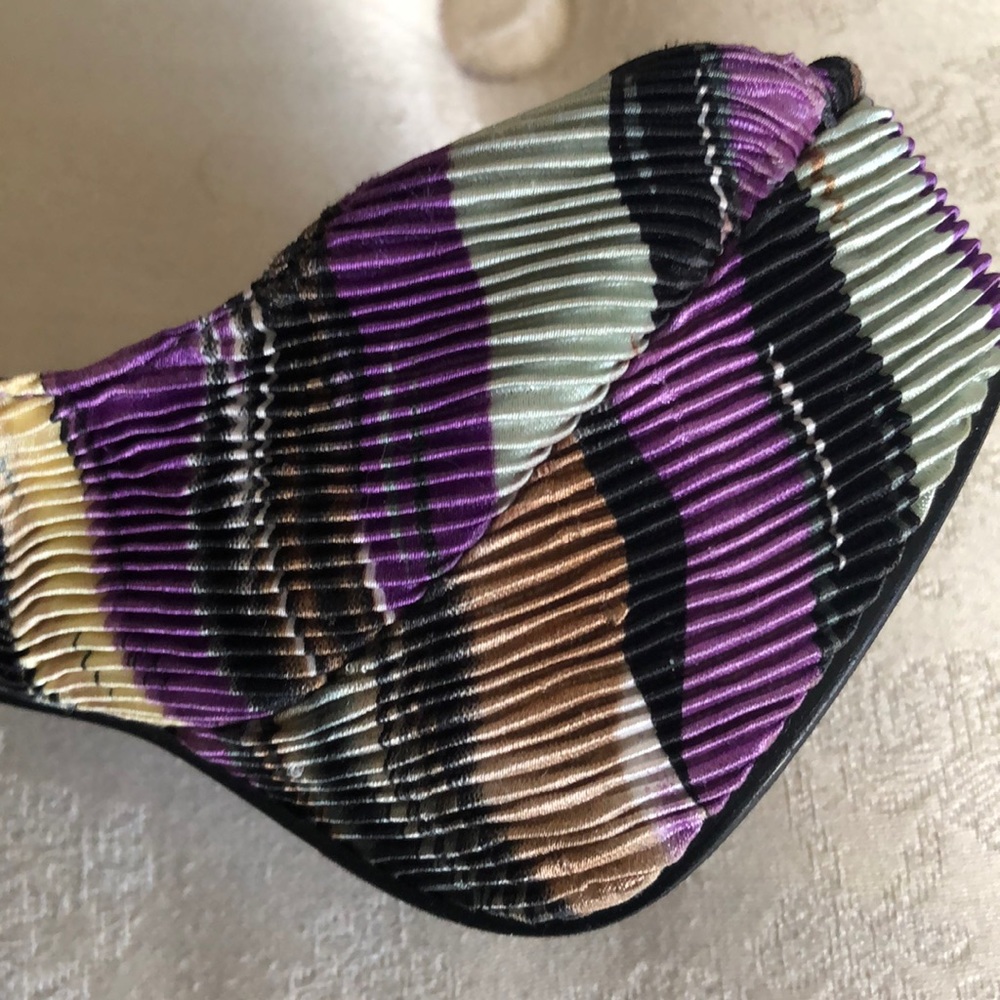 Cute Multicolored Pumps - image 6